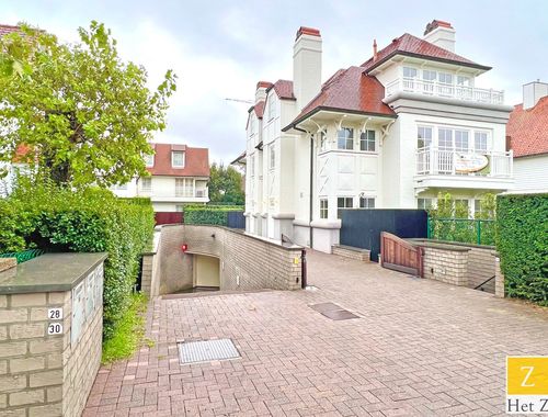                                         Garage à louer à Knokke, € 350
