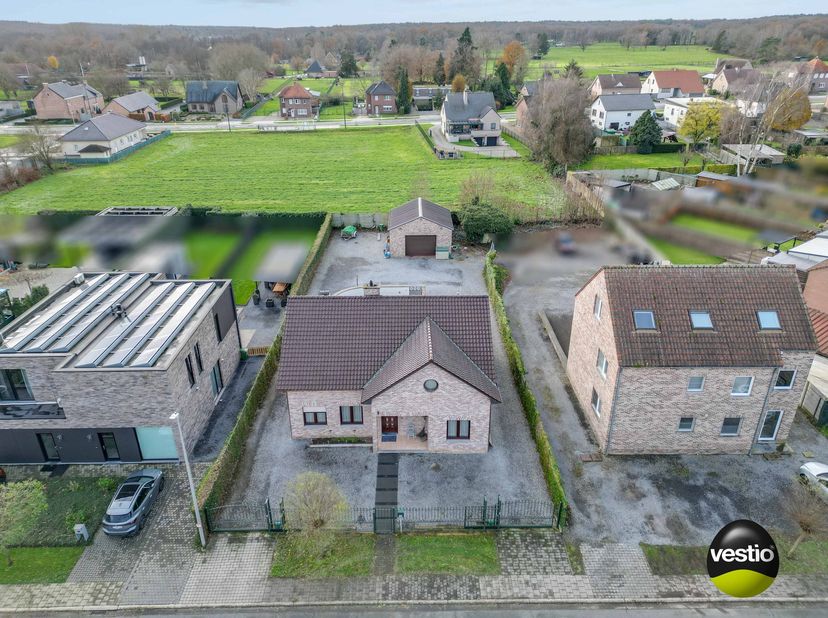 LANDELIJKE WONING MET RUIME GARAGE OP RUSTIGE LOCATIE TE OPOETEREN&lt;br /&gt;
&lt;br /&gt;
Langs de rustige Drie-Eikenstraat te Opoeteren, een deelgemeente van M