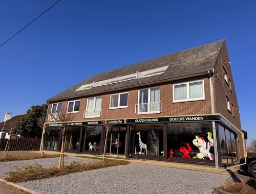                                         Bien commercial à louer à Maaseik, € 995
