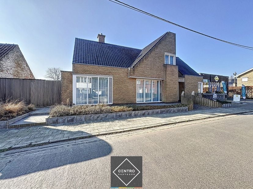 PERFECT instapklare woning met 4 slpks, 2 badks, PRAKTIJKRUIMTE én met magazijn te Bassevelde (Assenede)!&lt;br /&gt;
&lt;br /&gt;
VILLA:&lt;br /&gt;
INDELING:&lt;br /&gt;
Ge