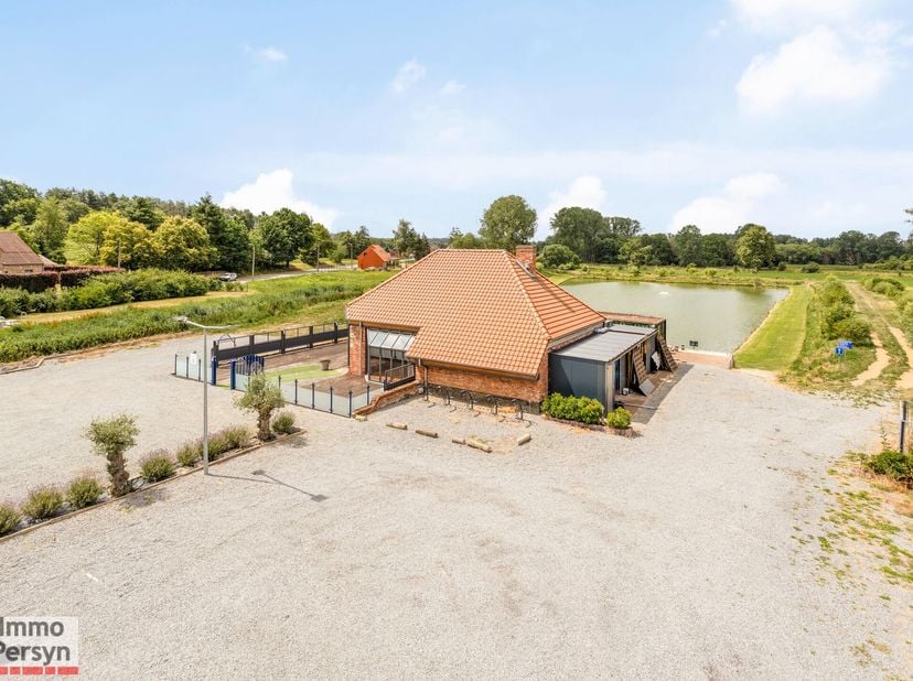Bien professionnel à vendre
                    à 3272 Messelbroek