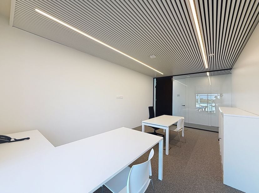 Bureau récemment construit d&#039;environ 25 m² à louer à Menin. Le bureau est situé à proximité de différentes routes d&#039;accès, de l&#039;autoroute et du centre