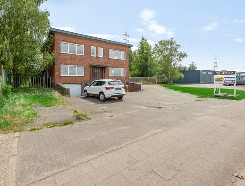                                         Commercieel Gebouw te koop in Aartselaar, € 930.000
