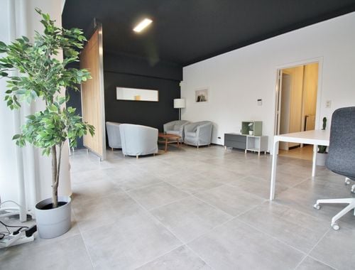                                         Commerce à vendre à Liège, € 85.000
