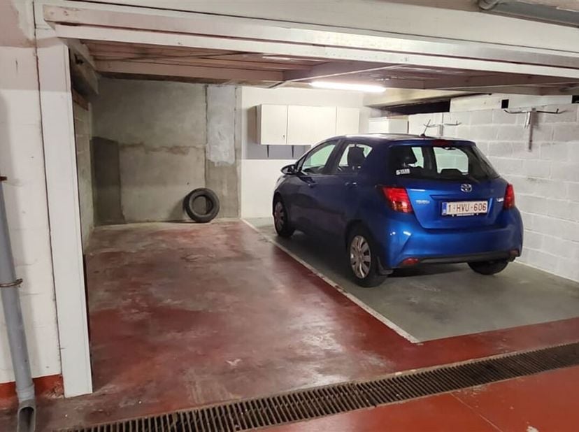 Garage à vendre
                    à 2100 Deurne