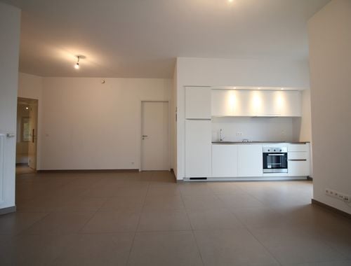                                         Appartement à louer à Woluwe-Saint-Lambert, € 1.075
