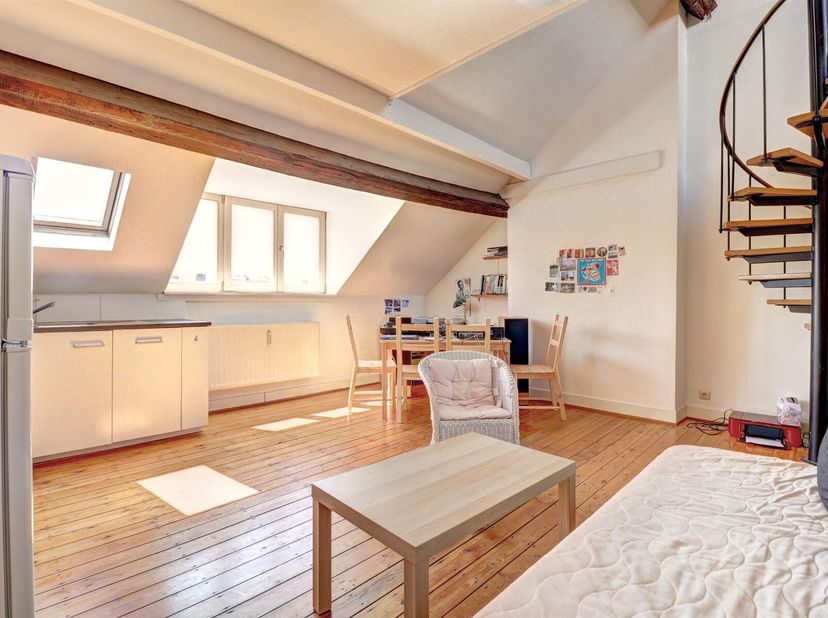 IXELLES - BEAU DUPLEX 1CH