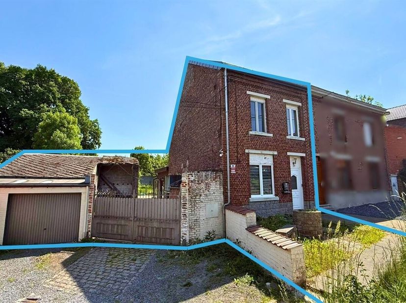 Home Expert Immo a le plaisir de vous présenter cette charmante maison 3 façades située à Dour, offrant environ 150 m² habitables et un cadre de vie a