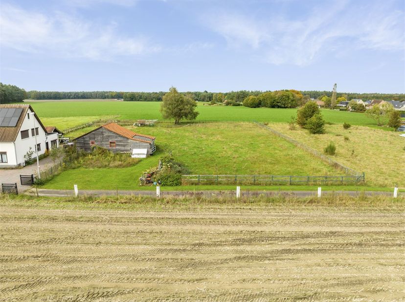 IDEALIS VASTGOED - Perceel grond in agrarisch gebied gelegen ter hoogte van de Winnerstraat, Hechtel-Eksel&lt;br /&gt;
&lt;br /&gt;
LIGGING: &lt;br /&gt;
Deze kavel, me