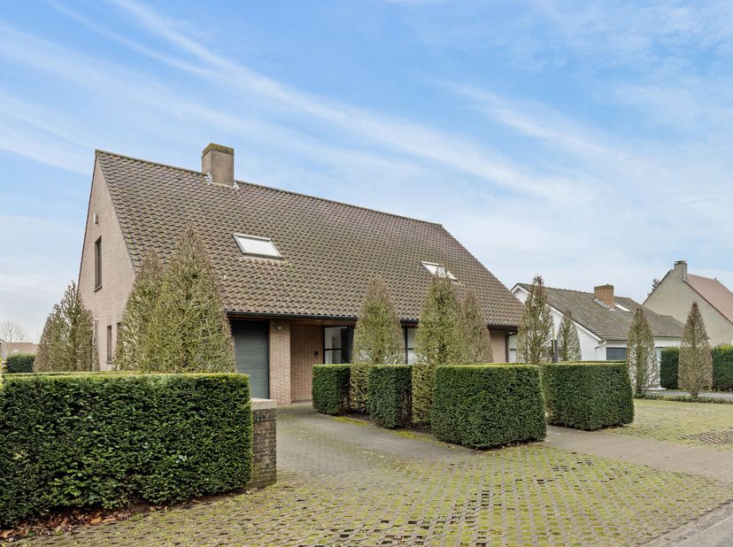 Uitzonderlijke &amp; bereikbare zichtlocatie&lt;br /&gt;
308 m² bruikbare vloeroppervlakte&lt;br /&gt;
In te richten naar eigen wensen&lt;br /&gt;
3 privéparkeerplaatsen &amp;