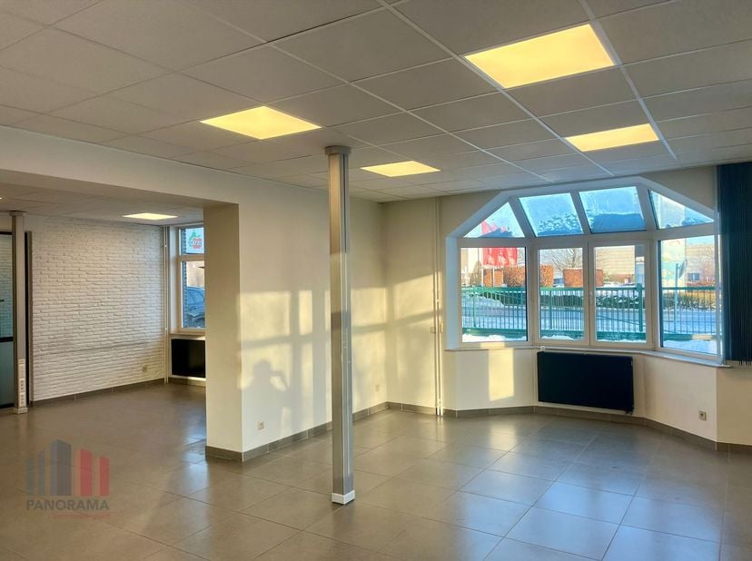 Bien professionnel à louer
                    à 3800 Sint-Truiden