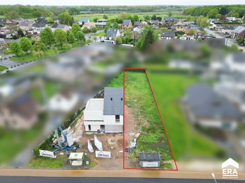 Rustig en toch centraal gelegen gelegen bouwgrond (HOB) met zuidelijke oriëntatie op een perceel van 6are 48ca in Kermt (Hasselt). Voor meer info, ga