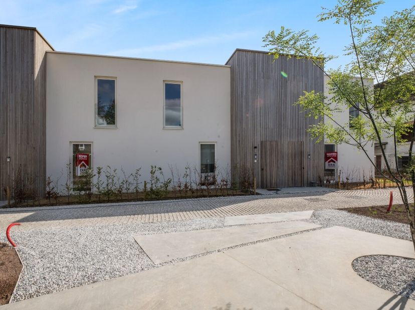 Hertekop is een exclusief project aan de oevers van het Donkmeer in het gezellige Berlare. Hertekop is een combinatie van luxueuze Donk-appartementen,