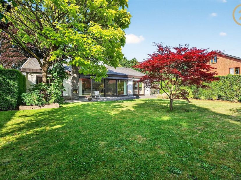 Vaste plain-pied de 160 m² à Boninne  Calme, espace et potentiel à deux pas de la ville !&lt;br /&gt;
Dans le joli village de Boninne, cette maison de plain