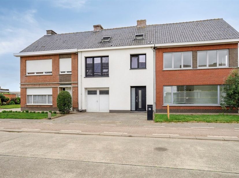 Ruime gezinswoning met zonnige tuin nabij de dorpskern van Meerdonk&lt;br /&gt;
Deze charmante en gunstig gelegen woning biedt heel wat ruimte en mogelijkhe