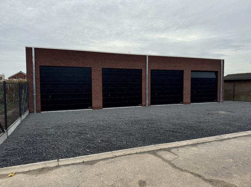 Garage à vendre
                    à 8560 Gullegem