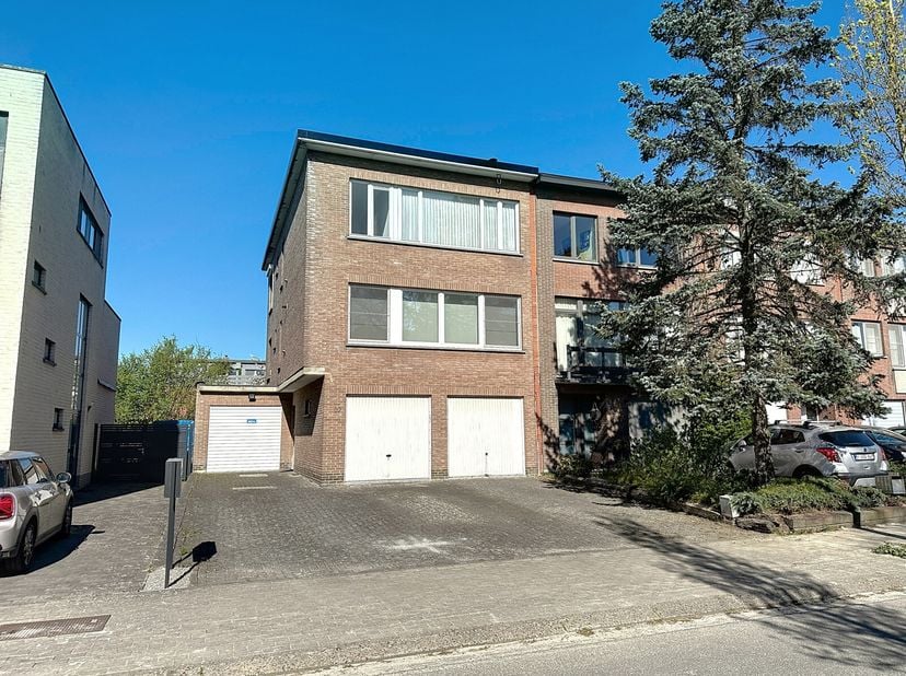 Appartement à vendre
                    à 2630 Aartselaar