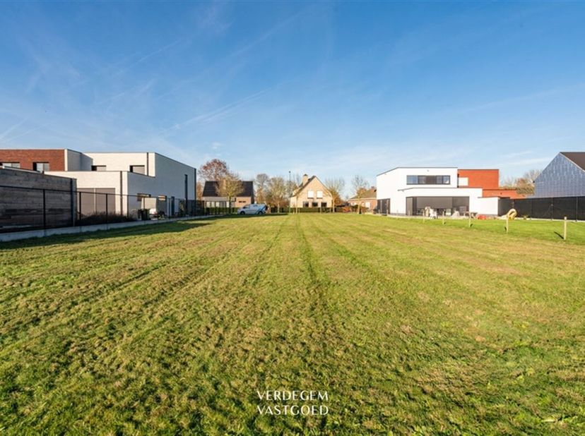 Ligging&lt;br /&gt;
Deze bouwgrond is gelegen op een topligging, in een rustige en residentiële straat tussen Evergem centrum en Belzele dorp&lt;br /&gt;
Op wande