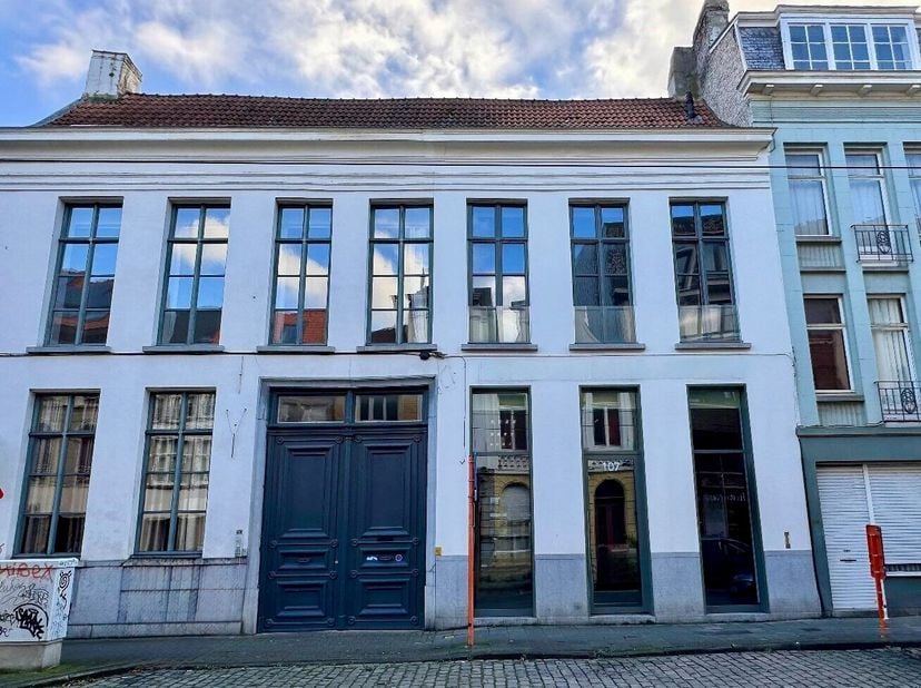 Bien professionnel à louer
                    à 9000 Gent