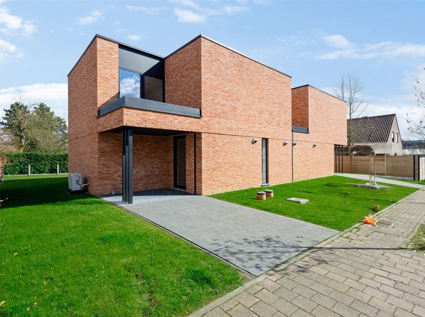 Moderne en energiezuinige nieuwbouwwoning (150 m²) in Diest - Profiteer van 6% BTW!&lt;br /&gt;
Deze energiezuinige nieuwbouwwoning van 150 m², gelegen op e