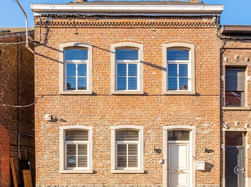 *** SOUS OPTION ! ***&lt;br /&gt;
&lt;br /&gt;
Si vous êtes à la recherche d’une maison où poser vos meubles et profiter immédiatement de son ambiance chaleureuse