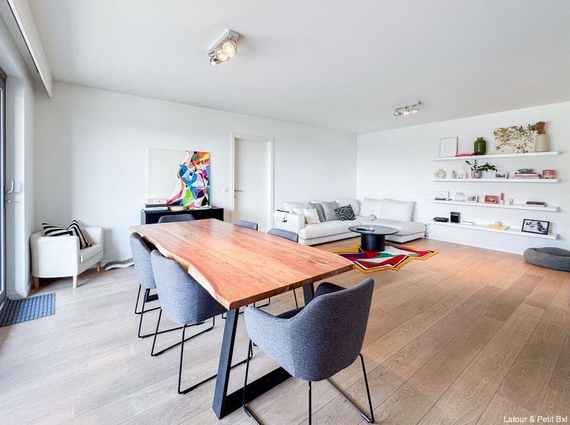 UKKEL - Centrale buurt, dicht bij winkels en vervoer, school en gemakkelijke toegang tot het Lycée Français, APPARTEMENT (2slpk/1bdk) gelegen op de 2e