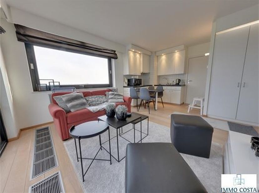 Instapklaar appartement met lateraal zeezicht in Middelkerke&lt;br /&gt;
Dit prachtige instapklare appartement biedt het beste van beide werelden: comfortab