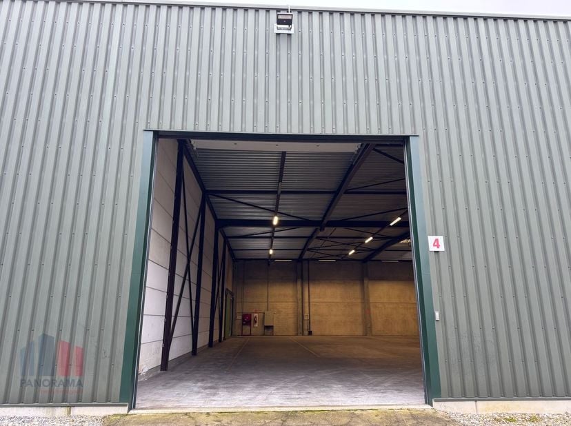Bien professionnel à louer
                    à 3800 Sint-Truiden