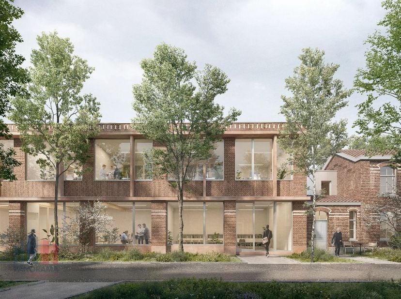 Deze lichtrijke kantoorruimte van 422 m² is gelegen op een absolute toplocatie in Kortrijk, op slechts 300 meter van de Doorniksesteenweg en met een o