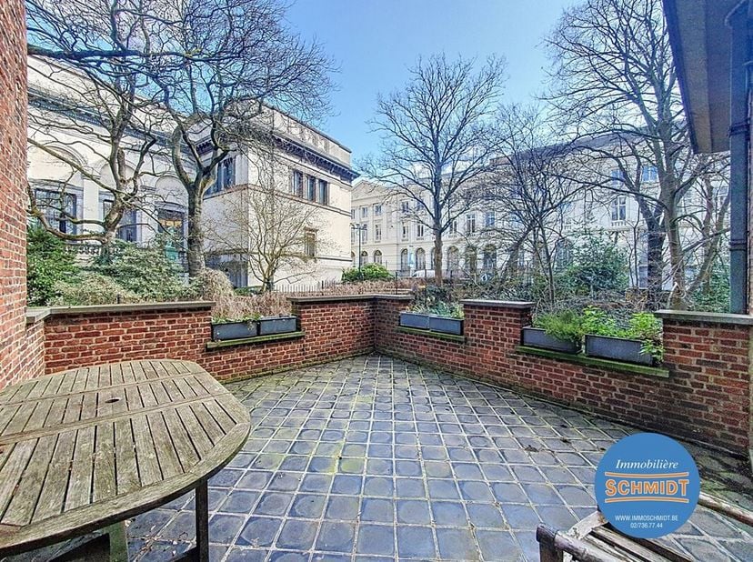 IMMOSCHMIDT (Réf.28847 ) - BRUXELLES (Sablon) - LIBRE IMMEDIATEMENT : Magnifique duplex très lumineux de +/- 182m² (selon PEB) dans une maison de maît