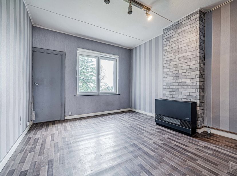 We Invest Liège et Lucas vous proposent à la vente cet appartement situé au dernier étage, il est actuellement libre doccupation. Il peut être réaména