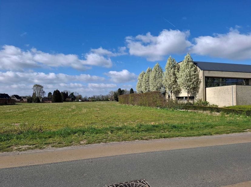 Terrain à vendre
                    à 2440 Geel
