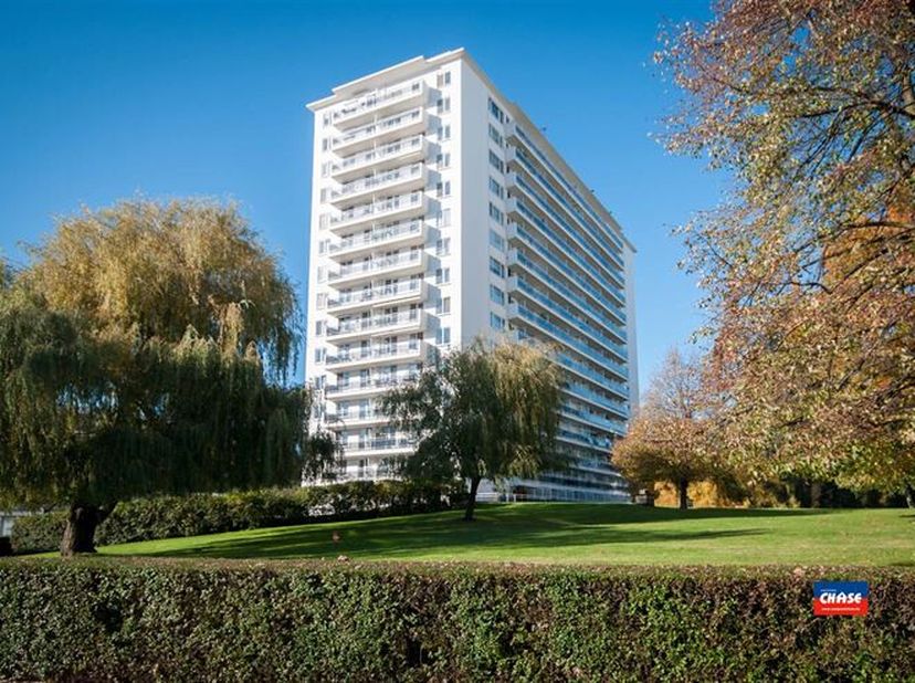 HOBOKEN | INSTAPKLAAR HOEKAPPARTEMENT MET DRIE SLAAPKAMERS EN TERRAS | GUNSTIG GELEGEN OP DE DERDE VERDIEPING VAN ZEER VERZORGD GEBOUW MET LIFT | EPC