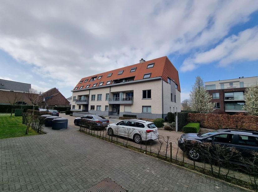Bezoeken enkel per mail: immo@colorcasa.be !&lt;br /&gt;
Goed gelegen éénslaapkamerappartement te Wolvertem.&lt;br /&gt;
Dit lichtrijke appartement op de eerste v