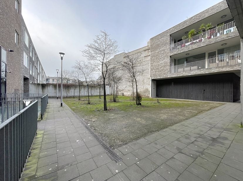 Ontdek residentie Ramen, een centraal gelegen kantoorgebouw in het bruisende hart van Gent. Op de tweede en derde verdieping van dit  gebouw bevinden
