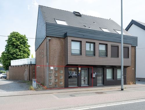                                         Rez-de-chaussée commercial à vendre à Rekem, € 54.000
