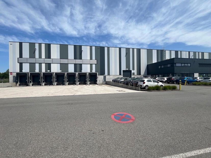 Bien professionnel à louer
                    à 2850 Boom