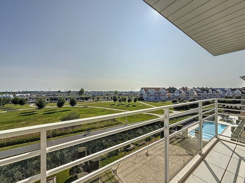 Appartement duplex luxueux et moderne avec vue sur le parc maritime et le port de plaisance, situé dans un endroit fantastique à Nieuport-Bain.&lt;br /&gt;
