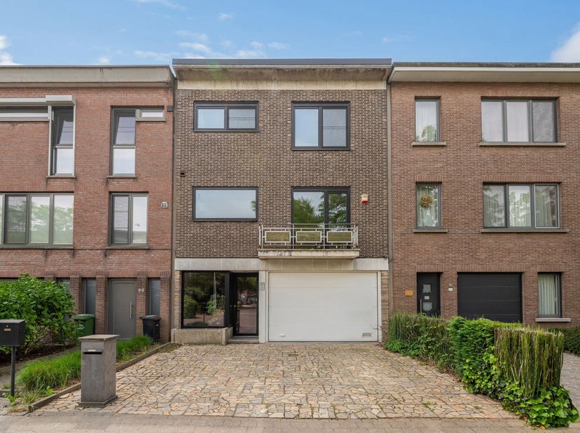 Zeer energiezuinige woning (A-label) met 5 slaapkamers, onderhoudsvriendelijke Z-tuin in wijk Romeinse Put te Edegem&lt;br /&gt;
Specifieke kenmerken:&lt;br /&gt;