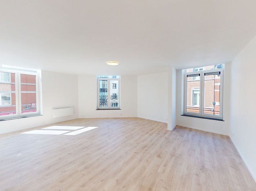 Antoine Immo a le plaisir de vous présenter ce charmant appartement 1 chambre situé au premier étage d’une petite copropriété à Grivegnée. Offrant une