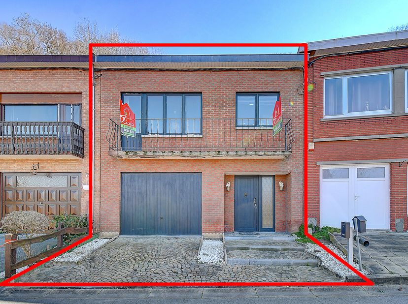 Visite virtuelle : https://my.matterport.com/show/?m=82mwLGZTRCk - L&#039;immobilière SCIARA a le plaisir de vous présenter cette charmante maison 2 façade