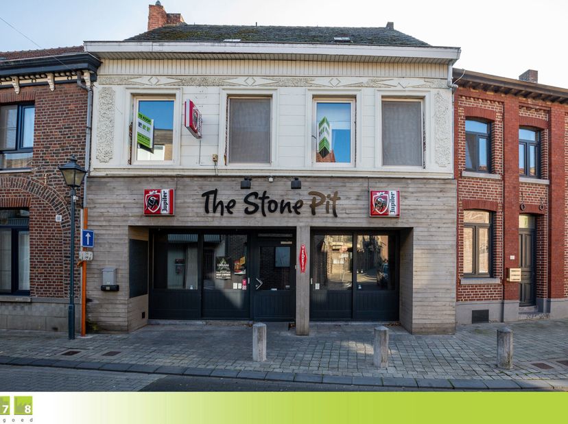 HANDELSPAND MET WOONGELEGENHEID OP EEN PERCEEL VAN 3A76CA IN HET CENTRUM VAN STOKKEM.&lt;br /&gt;
TROEVEN:&lt;br /&gt;
- Goede commerciële ligging in het centrum