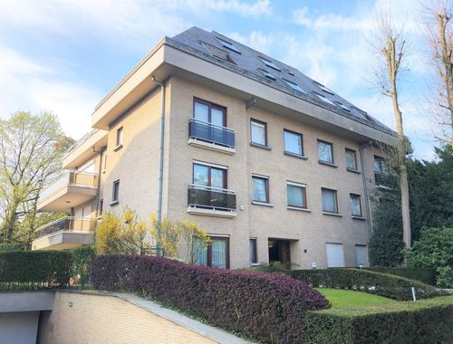                                        Appartement à louer à Uccle, € 2.350
