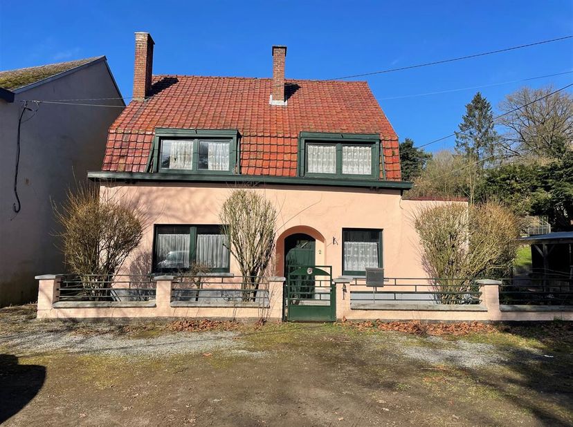 Génération Immo heeft het genoegen dit huis in het mooie dorpje Chaumont voor te stellen. Op voor