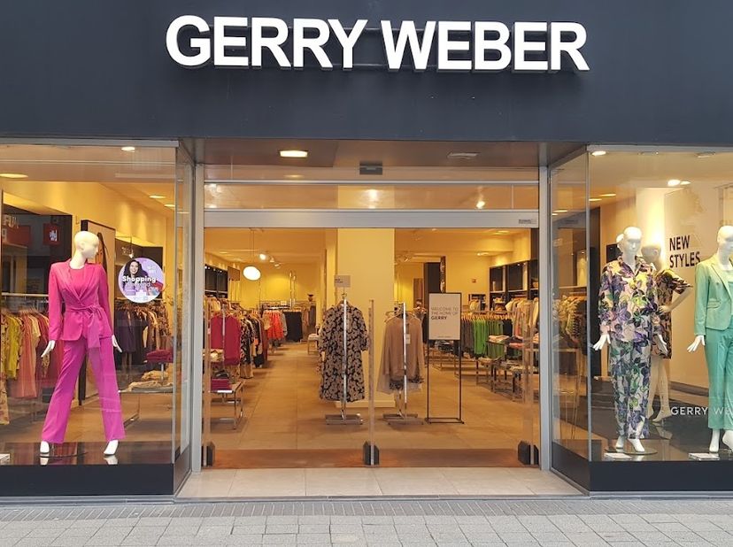 Modern commercieel gelijkvloers met een opp. van 400 m² (‘Gerry Weber’). &lt;br /&gt;
Dankzij de brede gevel met grote glaspartijen geniet uw winkel hier va