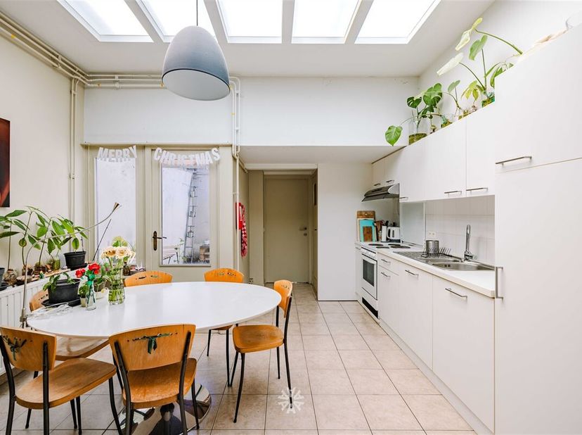 GENT  Op zoek naar een opbrengsteigendom met 3 studentenkamers en studio in Gent? Dan is dit pand iets voor u. &lt;br /&gt;
De belangrijkste troeven in een
