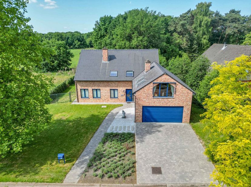 Woning met Karakter &amp; Comfort  5 Slaapkamers, 2 Ingangen, Dubbele Garage &amp; Groenzicht!&lt;br /&gt;
Energiezuinig (EPC C)  Instapklaar &amp; boordevol mogelijkhe