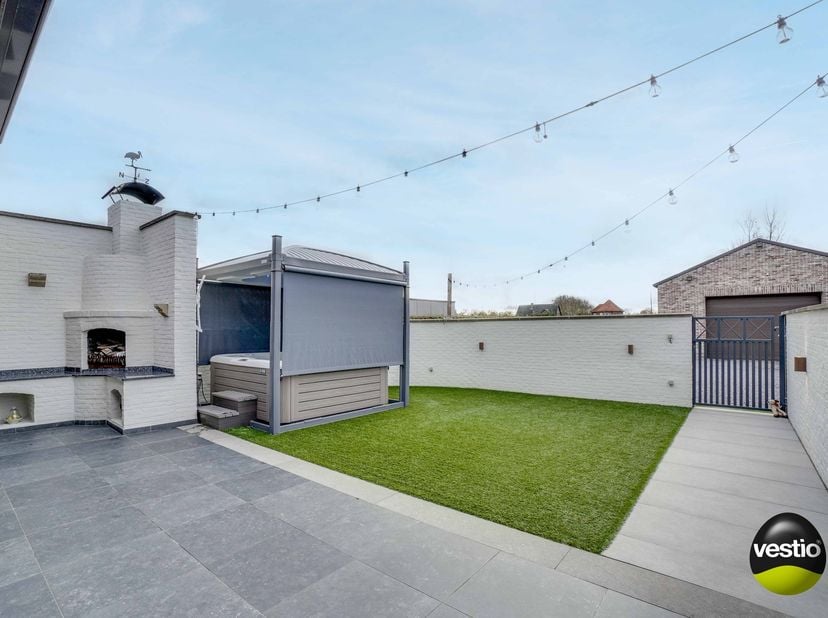 LANDELIJKE WONING MET RUIME GARAGE OP RUSTIGE LOCATIE TE OPOETEREN&lt;br /&gt;
&lt;br /&gt;
Langs de rustige Drie-Eikenstraat te Opoeteren, een deelgemeente van M