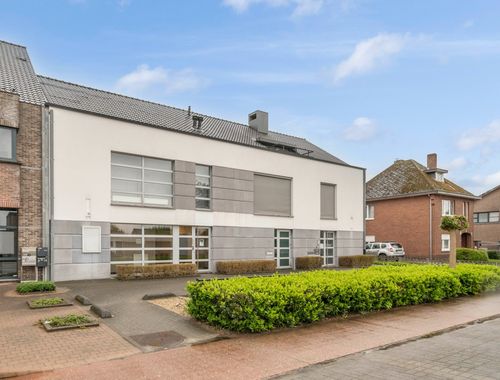                                         Bâtiment d’entreprise à vendre à Helchteren, € 450.000
