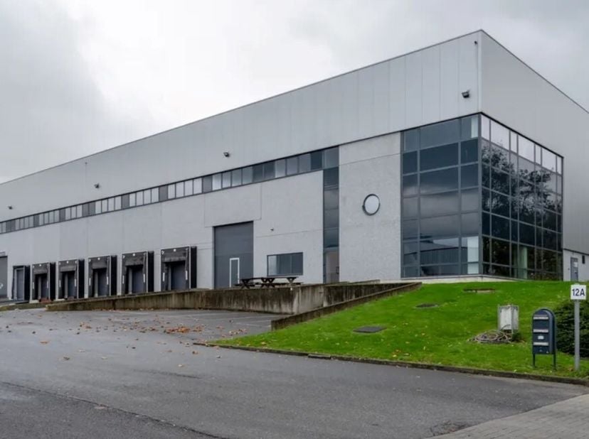Bien professionnel à louer
                    à 1400 Nivelles